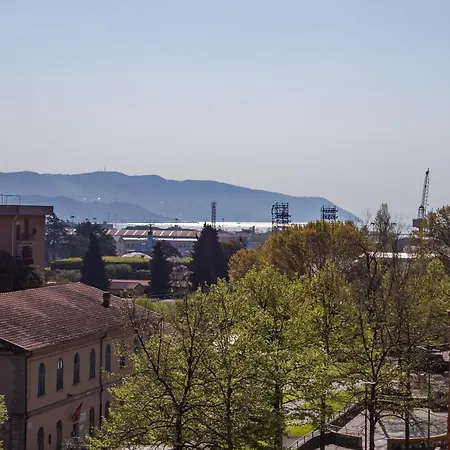 - Parcheggio Gratuito * La Spezia