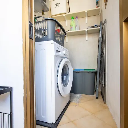 Apartment Elegante Dimora La Spezia-free Parking *