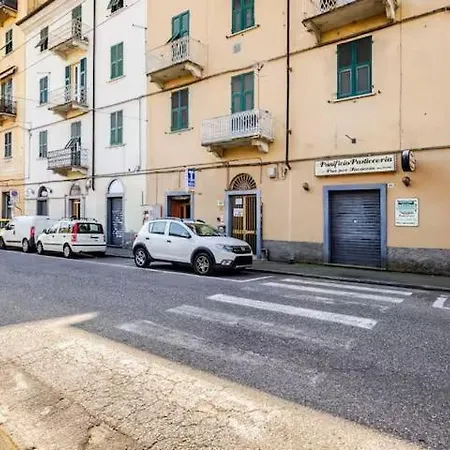 Apartamento Luminoso Con Balcone & Parcheggiofree La Spezia