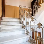 Elegante Dimora - Parcheggio Gratuito * 라스페치아